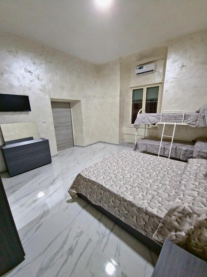 Ritmo Napoletano Apartment Наполи Екстериор снимка